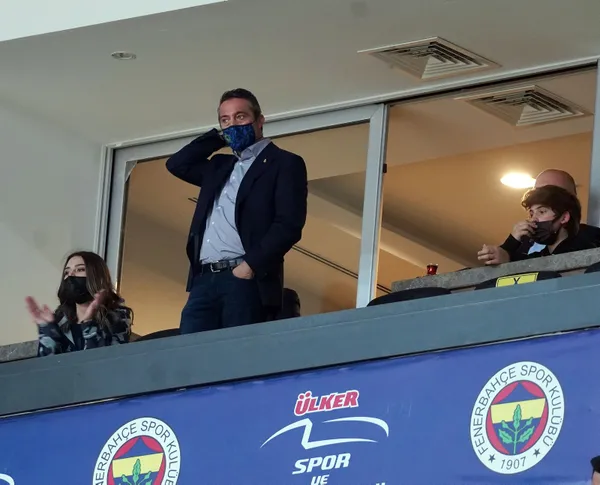 Fenerbahçe’de büyük belirsizlik! Ali Koç yönetimi teknik direktör krizini çözemiyor