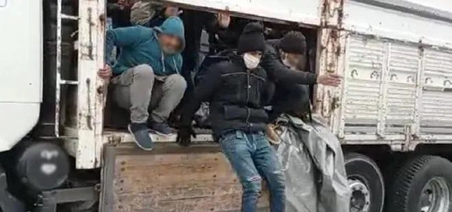 Van’da kamyon kasasında 112 kaçak göçmen yakalandı