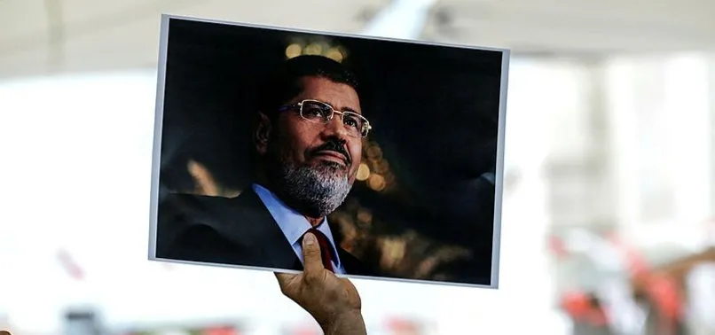 İran'dan Mursi kararı