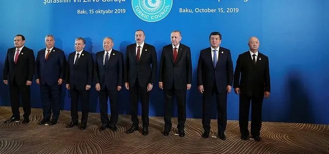 Başkan Erdoğan’ın da katıldığı Türk Konseyi 7. Zirvesi’nde liderlerden aile fotoğrafı