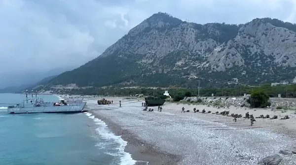 TCG Anadolu’nun Aksaz’daki ilk eğitim görüntüleri paylaşıldı