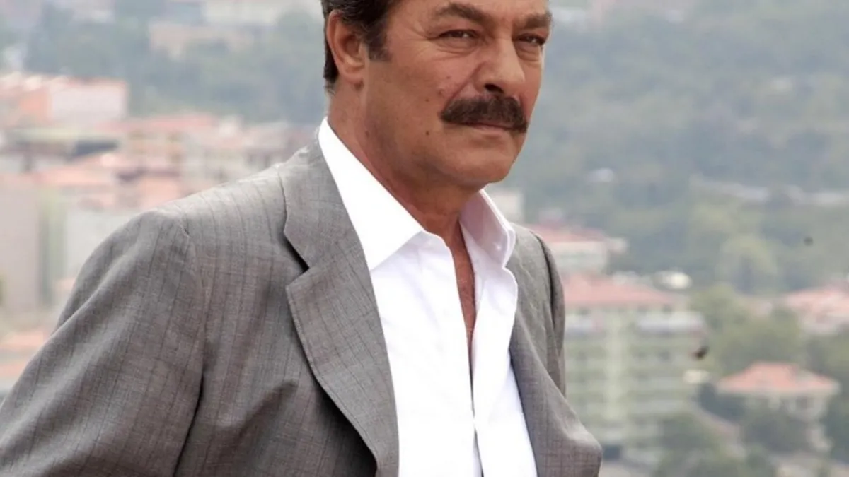 Jülide Kural Kadir İnanır'ın sağlık durumunu açıkladı!