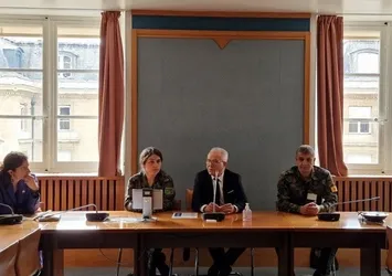 Fransız vekillerden bir skandal daha! Bu kez PKK/YPG elebaşlarını ağırladılar