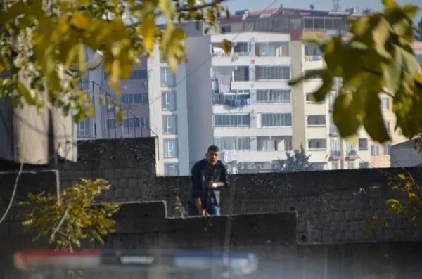 Önce bir otomobili kurşunladı sonra bakın ne yaptı! Kahramanmaraş'ta şoke eden görüntüler - 1
