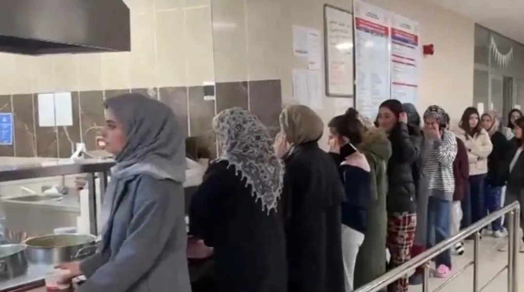 Van kız öğrenci yurdunda iftar heyecanı