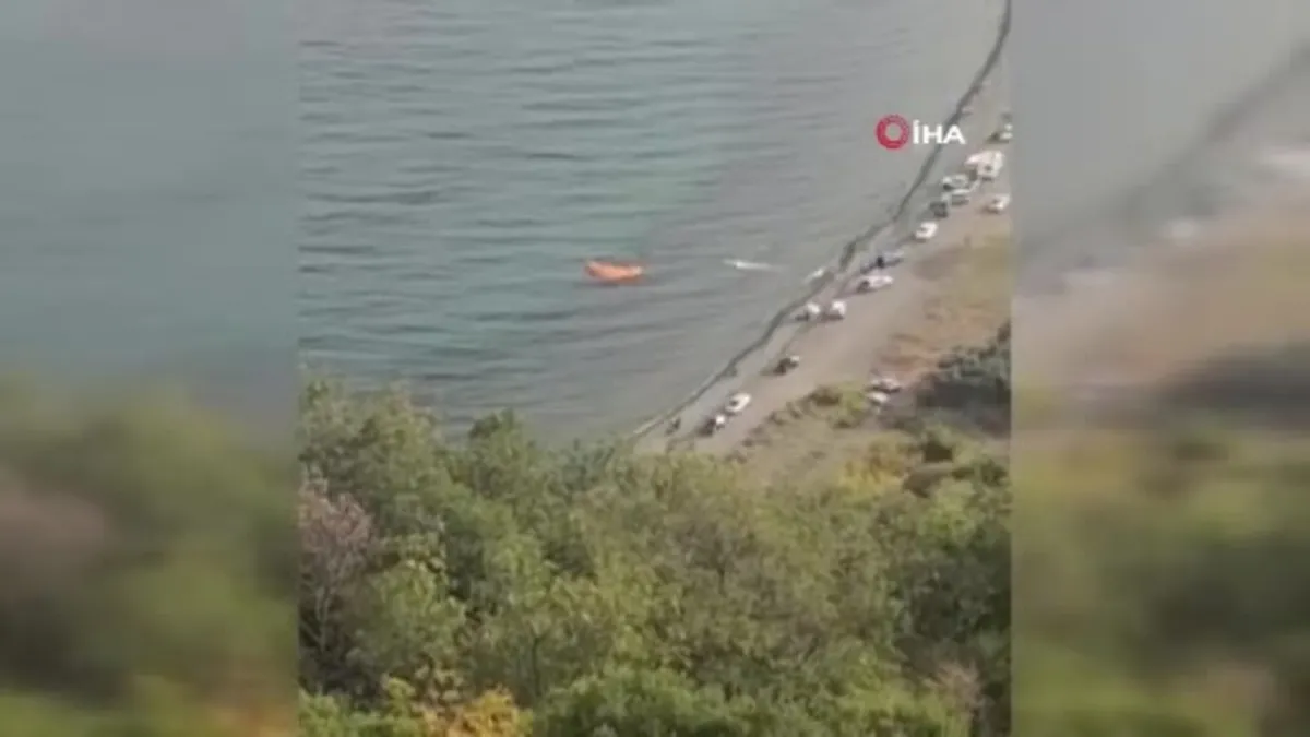 Tekirdağ'da korkulu anlar kamerada: Paraşütçü denize çakıldı