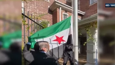 Suriye bayrağı, ABD’de göndere çekildi!