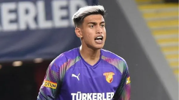 1622585882150.jpg Galatasaray'dan kaleci transferi atağı! Süper Lig'in genç ismi İrfan Can Eğribayat için resmi teklif - 1