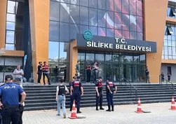 Silifke Belediyesine yönelik soruşturmada gözaltına alınan 19 şüpheli adliyede