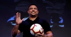 Ronaldo Nazario Cruzeiro’yu satın aldı