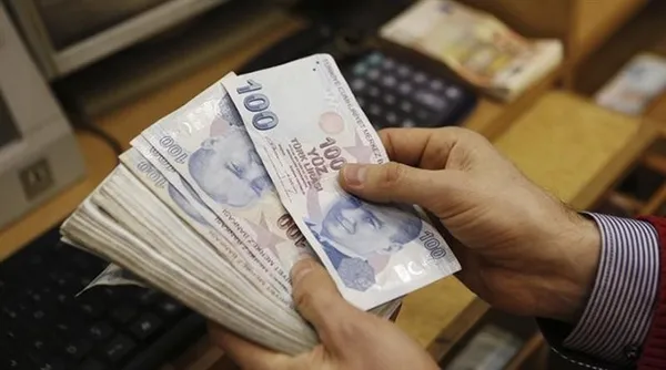 1696314705671.jpg Türk Lirası rekor kırdı! Hem mevduat hem kredide rekor kırıyor - 5