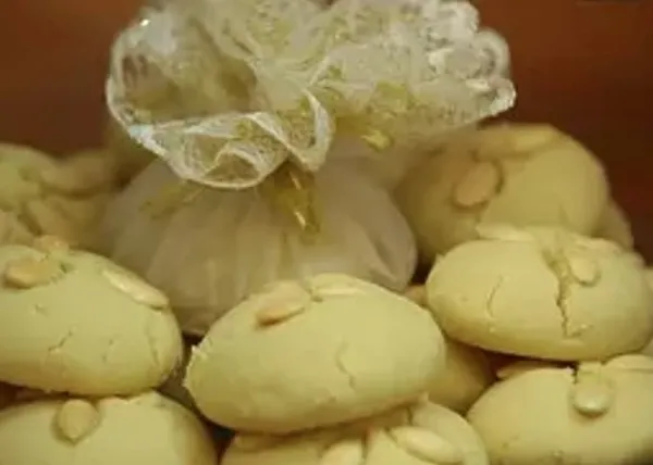 afyonun-yoresel-lezzeti-gelin-kurabiyesi-tarifi-tadi-damaginizda-kalacak-1709629866490.jpg Afyon'un yöresel lezzeti gelin kurabiyesi tarifi! Tadı damağınızda kalacak - 1