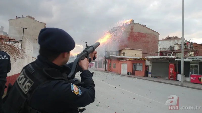 Konya'da iki aile sokak ortasında birbirine girdi 3