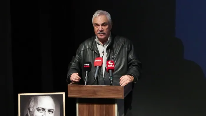 ali-tutal-son-yolculuguna-ugurlandi-dostlari-yalniz-birakmadi-1771937496122.jpg Halil Ergün / Kaynak: DHA