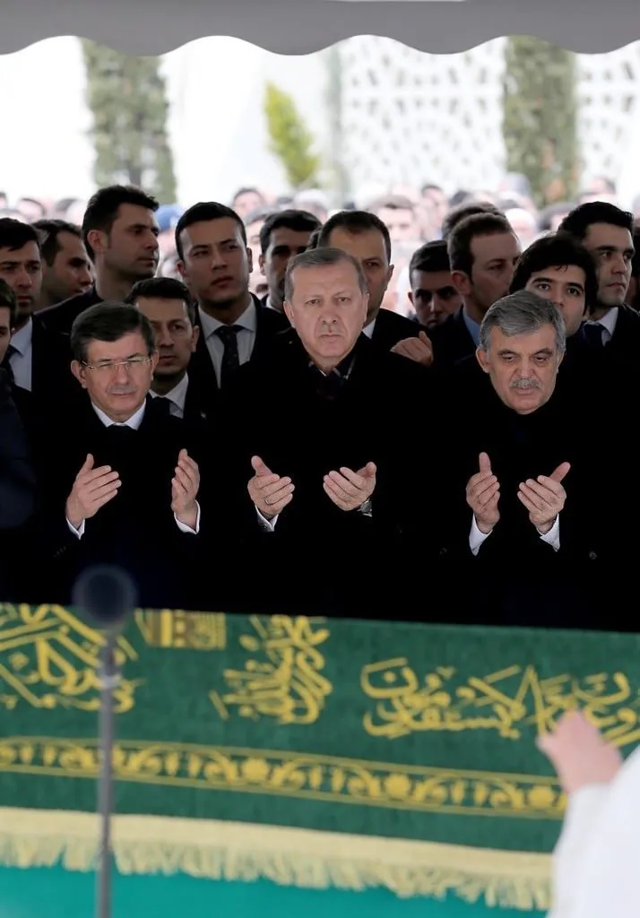 Abdullah Gül’ü acı gününde devletin zirvesi yalnız bırakmadı