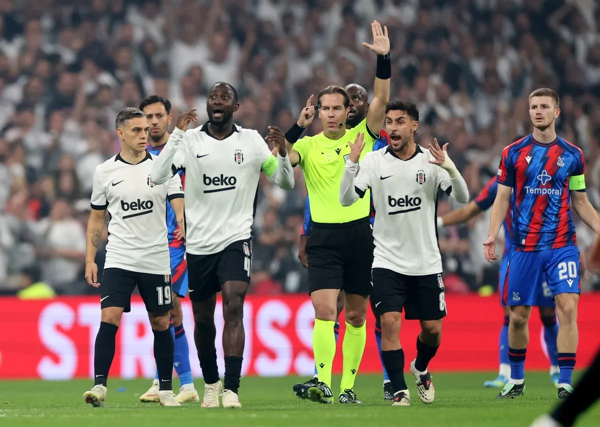 Canlı anlatım: Beşiktaş - Crystal Palace - 3