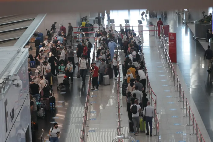 Son dakika: Bayram göçü başladı! İstanbul Havalimanı'nda ve 15 Temmuz Demokrasi Otogarı'nda yoğunluk - 6