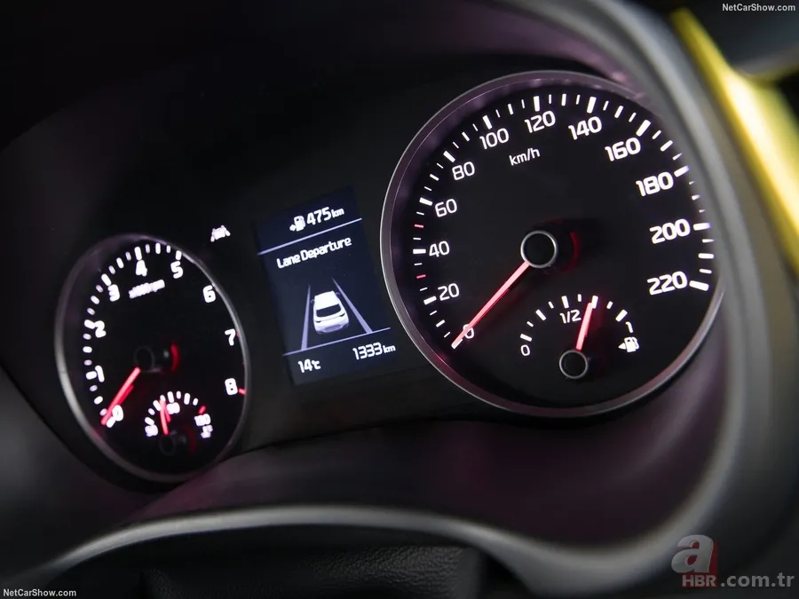 Kia Stonic Türkiye'de satışta! İşte 2018 Kia Stonic'in fiyatı ve donanmım özellikleri... 13