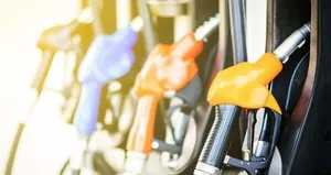 Motorin ve benzine indirim geldi!