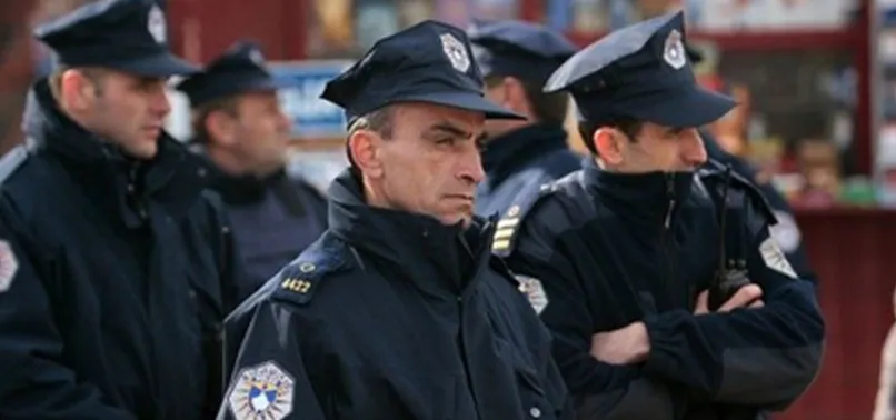 Kosova'da kahkaha attı polis ceza kesti