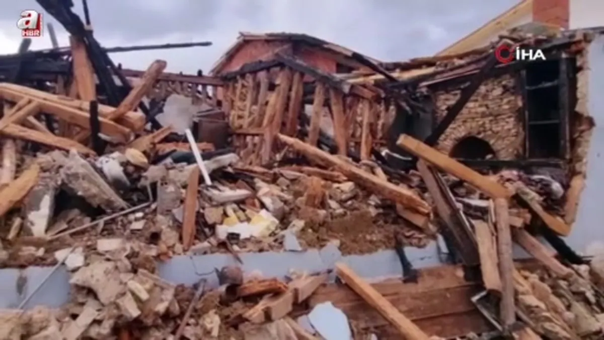 Yangın bir ailenin bayram sevincini hüsrana çevirdi