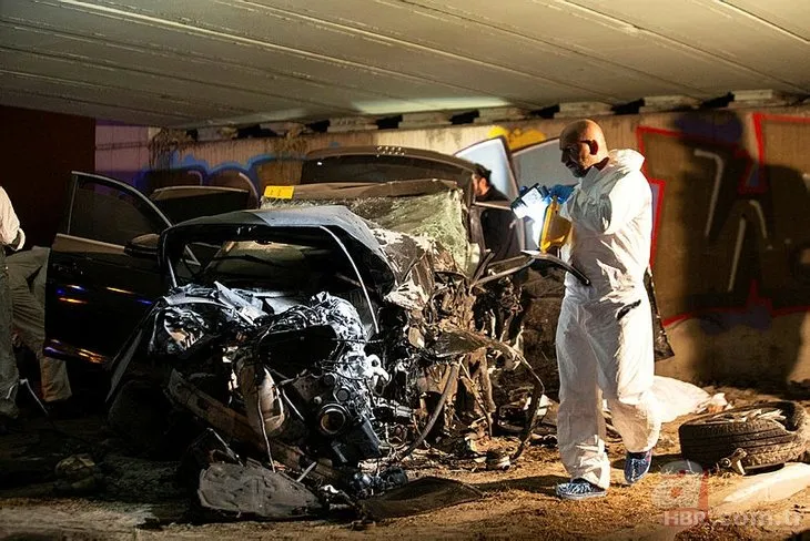 İstanbul’da feci kaza! Köprü duvarına çarpan otomobilde 4 kişi hayatını kaybetti