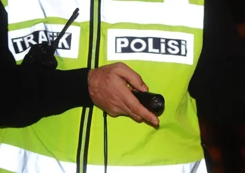 Ataşehir'de trafiği tehlikeye düşüren 4 sürücüye toplam 34 bin 36 lira kesildi