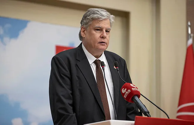 kilicdarogluna-karsi-iki-aday-ozgur-ozel-emanetci-genel-baskan-mi-chp-hangi-tiyatroyu-sergiliyor-1694857445968.jpg Kılıçdaroğlu'na karşı iki aday! Özgür Özel 'emanetçi' Genel Başkan mı? CHP hangi tiyatroyu sergiliyor? - 2