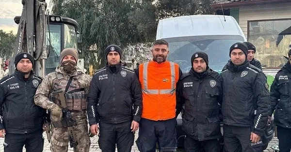Enkazda 4 milyon dolar! Hemen polise teslim etti! Gerçek sonradan ortaya çıktı
