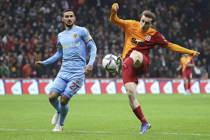 son-dakika-erman-toroglu-galatasarayda-bir-tuhaflik-var-1644691745681.jpg Son dakika | Erman Toroğlu: Galatasaray'da bir tuhaflık var - 6