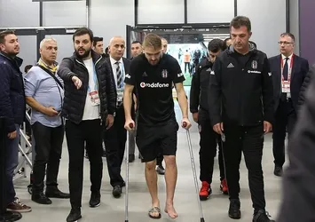 Caner Erkin sahalardan ne kadar uzak kalacak?