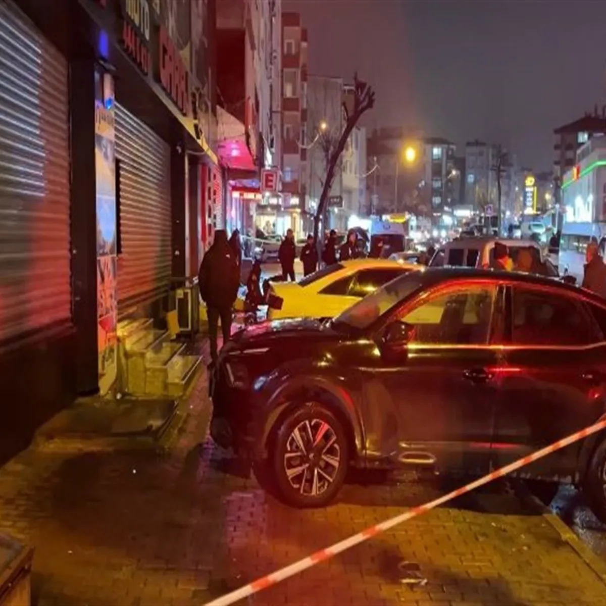 Esenler'de korkunç olay! İş yerinde çıkan yangında 2 kişinin cesedi bulundu