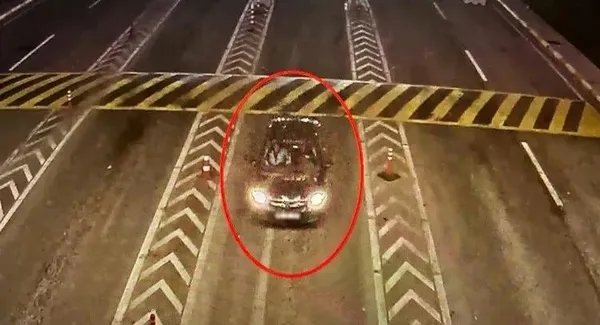 unlu-ciftin-16-yasindaki-oglu-timur-cihantimur-porsche-ile-5-kisiyi-ezdi-annesiyle-birlikte-misira-kacti-1709641599902.jpeg Ünlü çiftin 16 yaşındaki oğlu Timur Cihantimur Porsche ile 5 kişiyi ezdi! Annesiyle birlikte Mısır'a kaçtı yakalama kararı çıkarıldı - 4