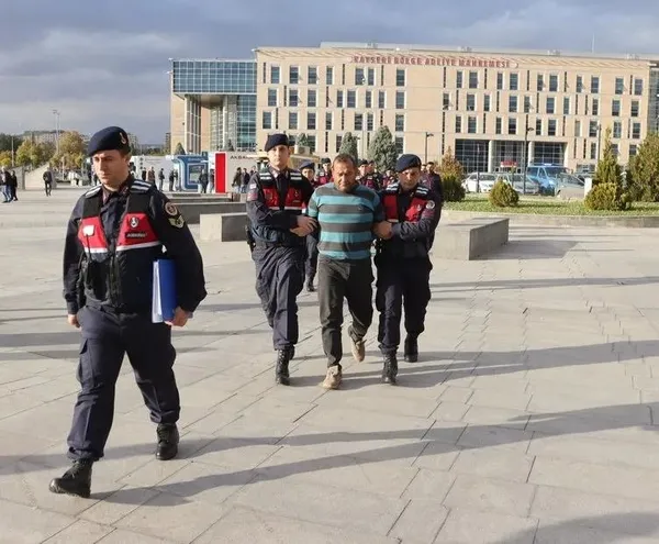 1700210767624.jpeg Katil komşu çıktı! Kafasını keserle ezerek öldürdü - 2