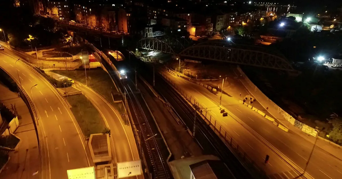 Marmaray'dan iki kıta arası geçiş yapan yük treni havadan görüntülendi | Video