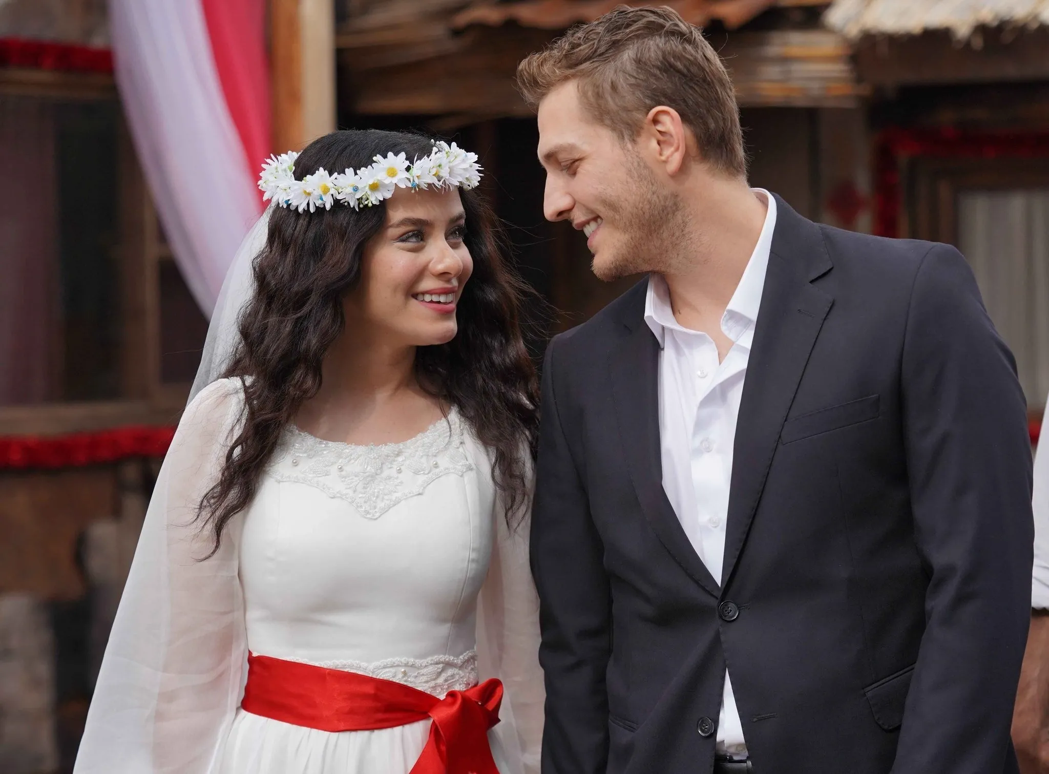 Ateş Kuşları 21. bölüm sezon finali CANLI İZLE! 23 Haziran Ateş Kuşları son bölüm tek parça izle!