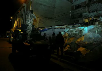 İstanbul'da şafak vakti "torbacı" operasyonu! Çok sayıda kişi gözaltına alındı