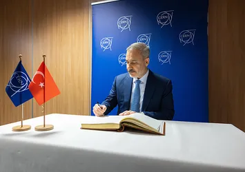 Bakan Fidan'dan Avrupa Nükleer Araştırma Merkezi'ne ziyaret