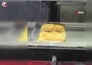 Börek tezgahlarında fare cirit attı
