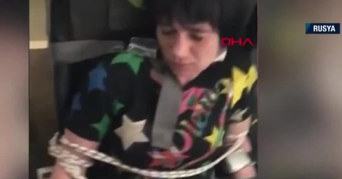 Uçağı birbirine katınca koltuğa bağlandı