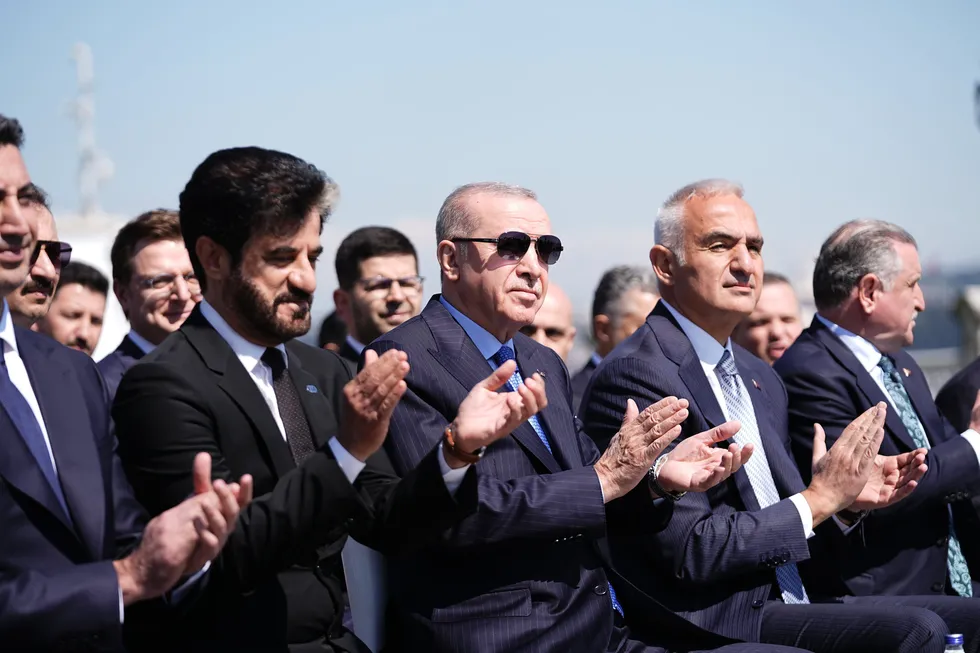formula-1-yeniden-turkiyede-baskan-erdogan-detaylari-duyurdu-5-yillik-imza-1777034449887.jpg Formula 1 yeniden Türkiye'de! Başkan Erdoğan detayları duyurdu: 5 yıllık imza - 1