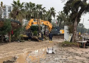 Mersin'deki selin yaraları sarılıyor