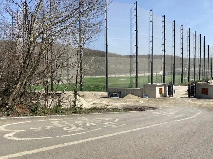 Hastane yoluna asfalt dökmeyen İmamoğlu Koç ailesinin golf sahası için özel yol yaptı - 4
