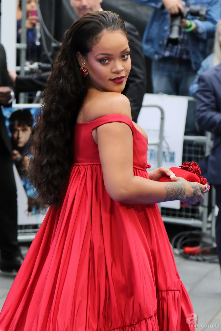 Rihanna'nın istekleri pes dedirtti! Dünya onu konuşuyor! 3