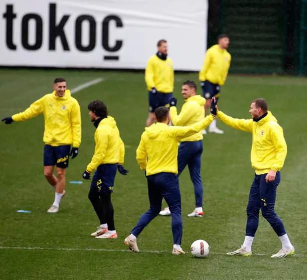 fenerbahce-samsunspor-maci-canli-saati-fb-samsunspor-maci-saat-kacta-hangi-kanalda-sifresiz-mi-muhtemel-11leri-1705834333460.jpg Fenerbahçe-Samsunspor Maçı Canlı İZLE | FB-Samsunspor maçı şifresiz, full HD, 4K, kesintisiz, anlık canlı izleme ekranı... - 1