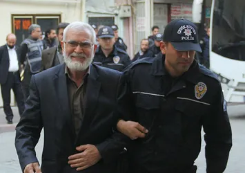 "Babanızı yakışıklı çekin" diyen Furkan Vakfı üyesinin telefonundaki iğrençlik