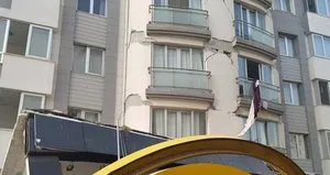 Kendisini ve ailesini perdeyle kurtardı