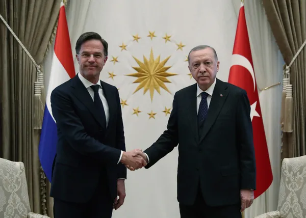 1648043038294.jpg Başkan Erdoğan ile Rutte görüşmesi Hollanda basınında geniş yer buldu - 4