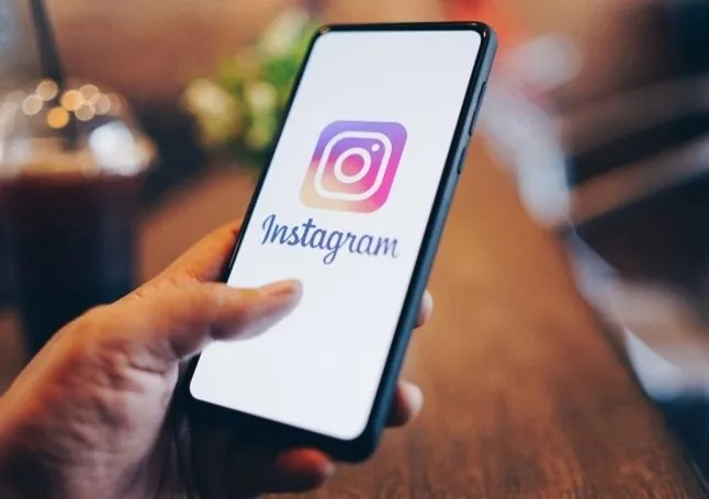 Instagram’da geçmişe gönder özelliği geliyor!