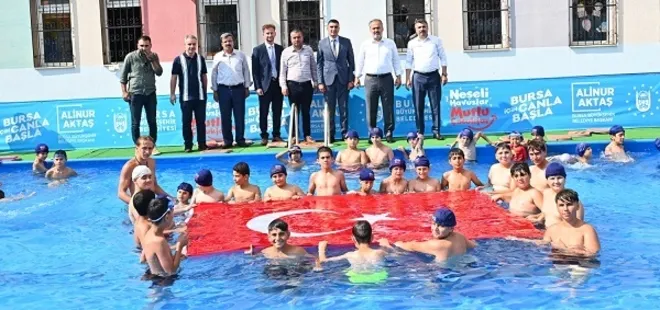 Okul bahçesinde eğlence vakti